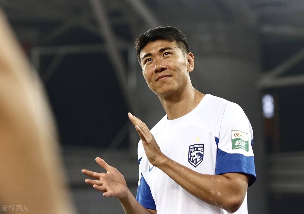 关于亚冠转会期再迎强敌，密尔沃基雄鹿单刀错失，主帅态度——信心回归，临场指挥获称赞的信息