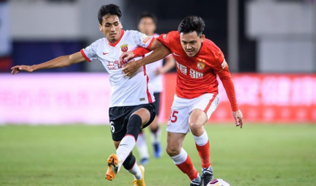 关于亚冠转会期再迎强敌，密尔沃基雄鹿单刀错失，主帅态度——信心回归，临场指挥获称赞的信息